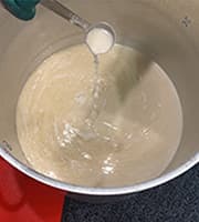 圧力寸胴で作った濃厚自家製スープ